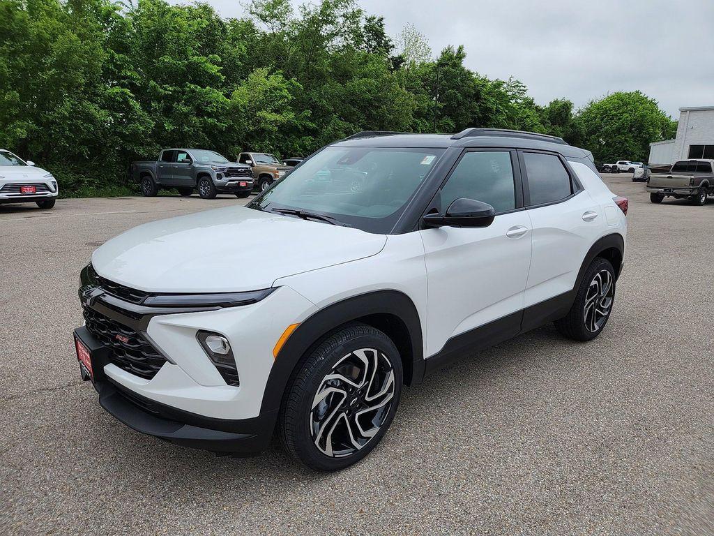 new 2025 Chevrolet TrailBlazer car, priced at $28,325