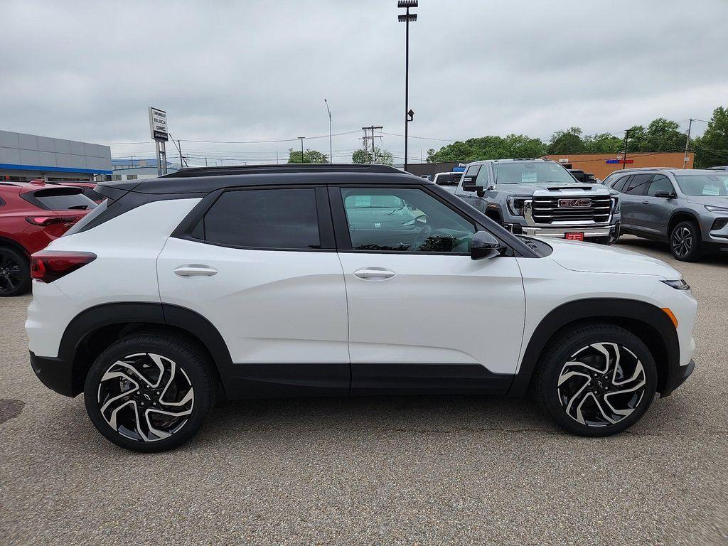 new 2025 Chevrolet TrailBlazer car, priced at $28,325