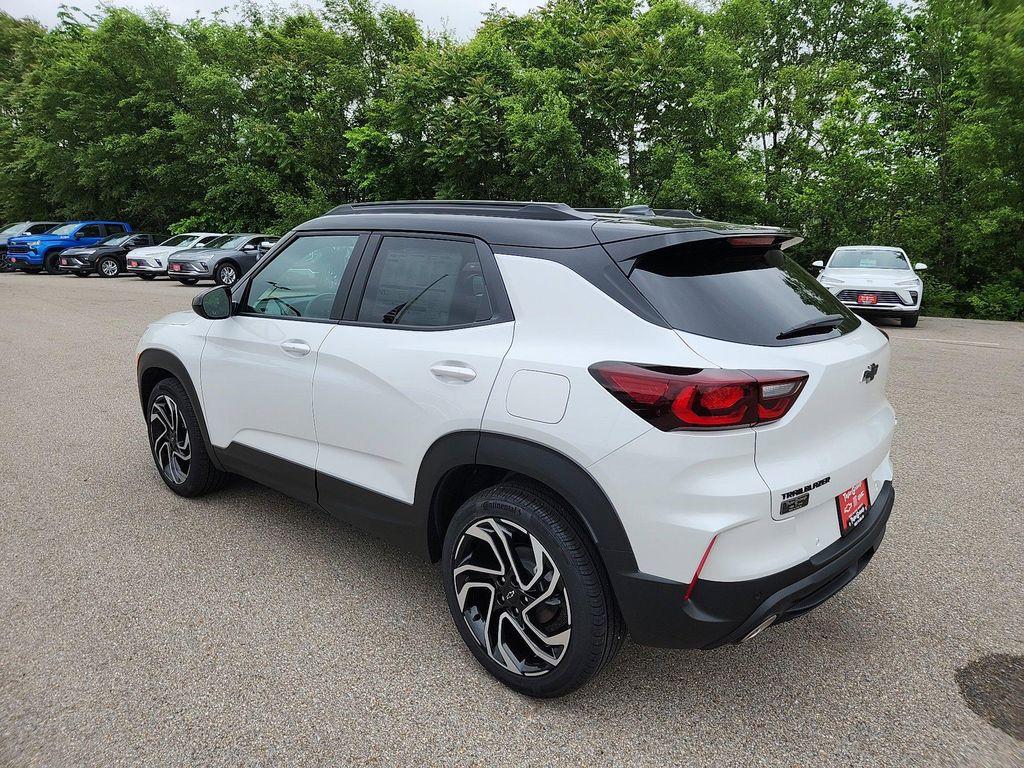 new 2025 Chevrolet TrailBlazer car, priced at $28,325
