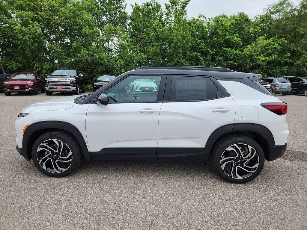 new 2025 Chevrolet TrailBlazer car, priced at $28,325