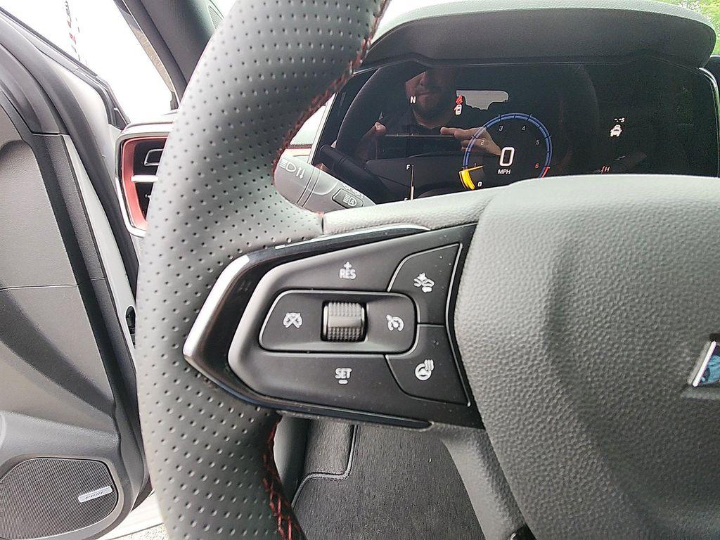 new 2025 Chevrolet TrailBlazer car, priced at $28,325