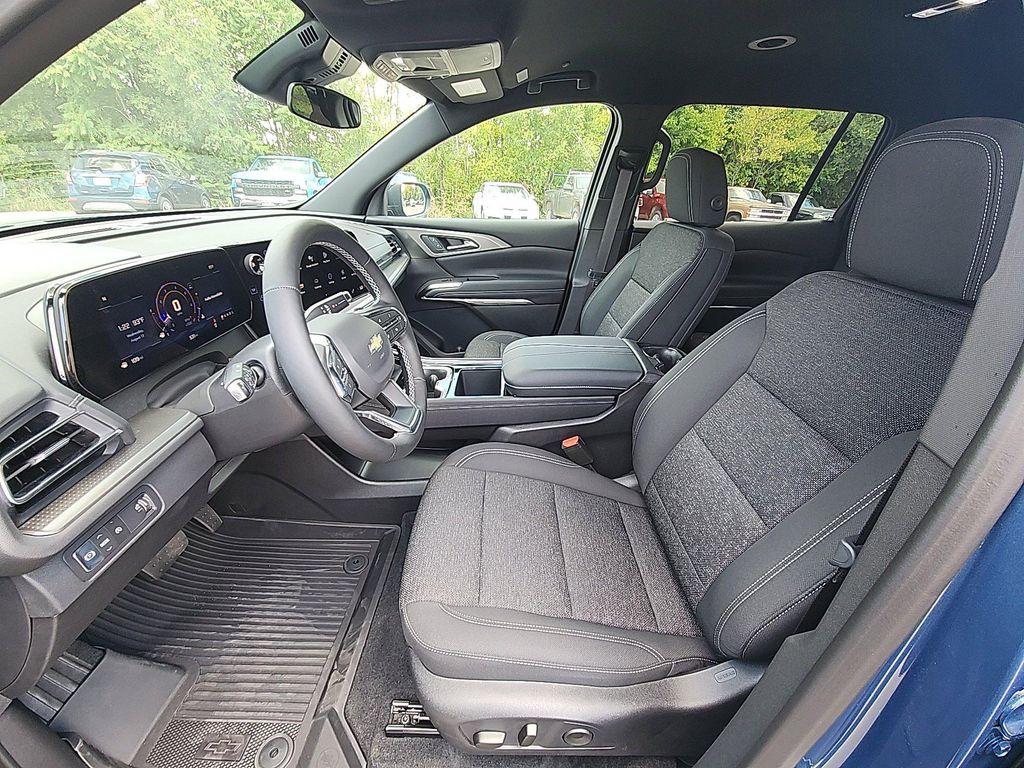 new 2025 Chevrolet Traverse car, priced at $42,844