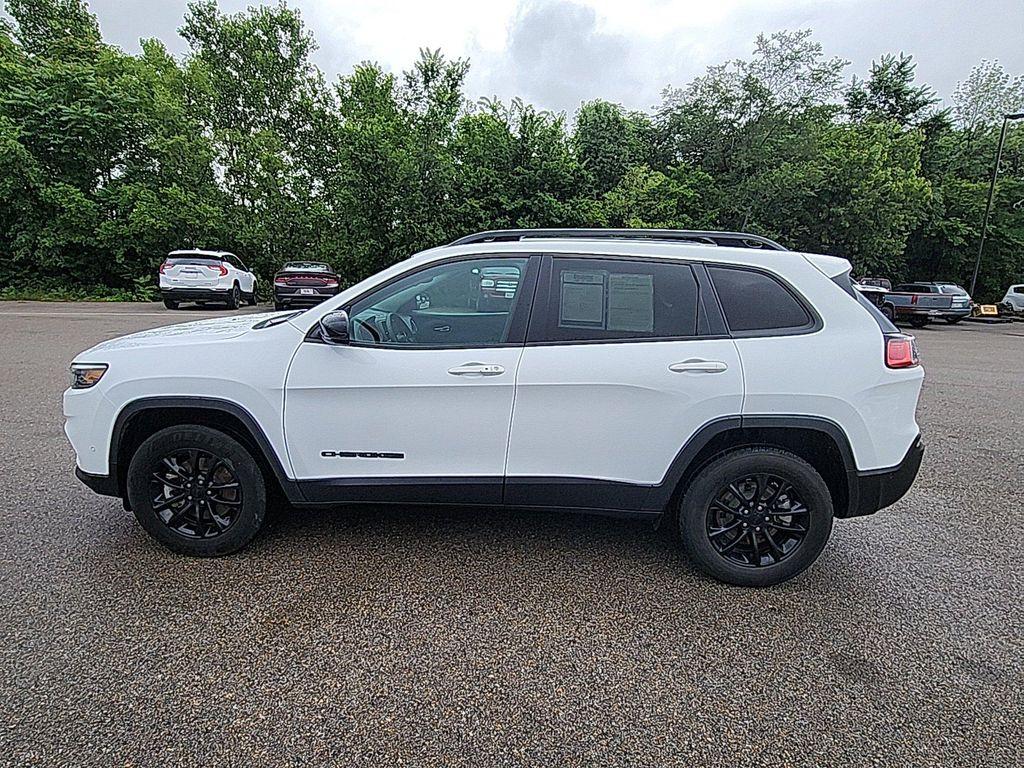 used 2023 Jeep Cherokee car, priced at $20,752