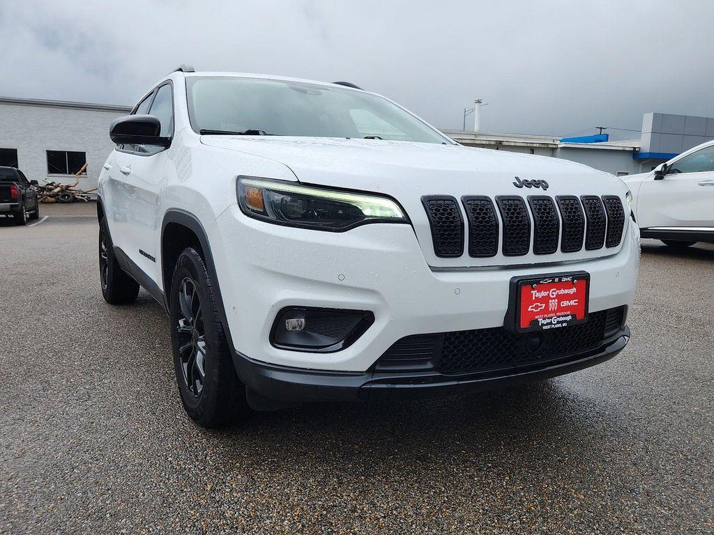 used 2023 Jeep Cherokee car, priced at $20,752