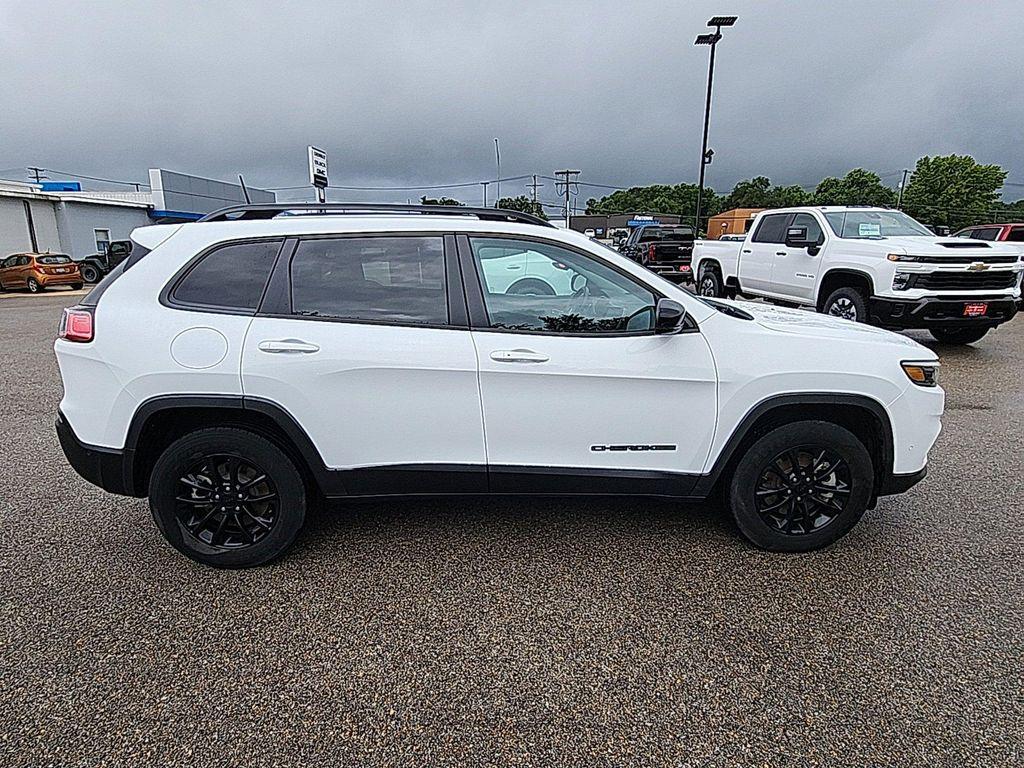 used 2023 Jeep Cherokee car, priced at $20,752