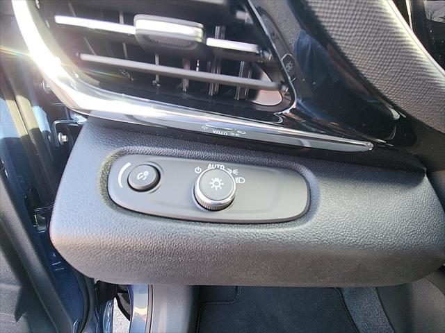 new 2025 Buick Envista car, priced at $27,647