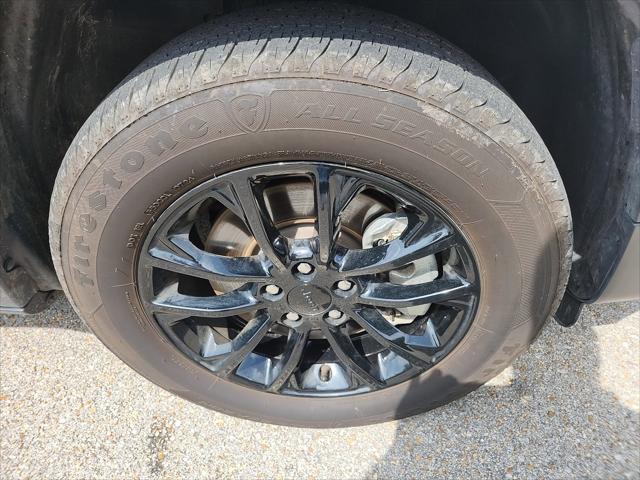 used 2023 Jeep Cherokee car, priced at $22,635