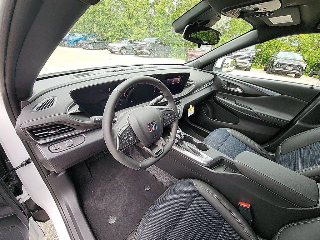 new 2025 Buick Envista car, priced at $23,280