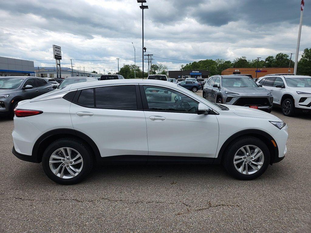 new 2025 Buick Envista car, priced at $23,280