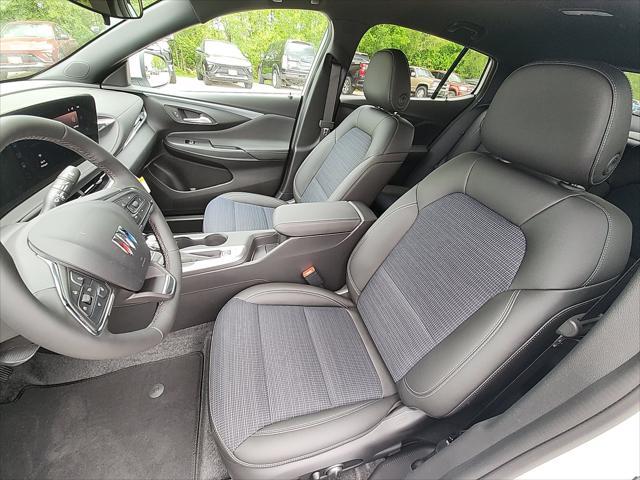 new 2025 Buick Envista car, priced at $26,377