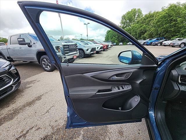 new 2025 Buick Envista car, priced at $26,830