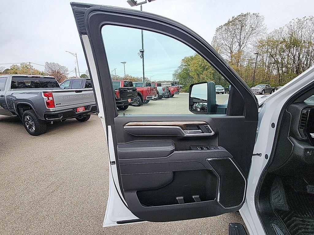 used 2025 Chevrolet Silverado 2500 car, priced at $64,543