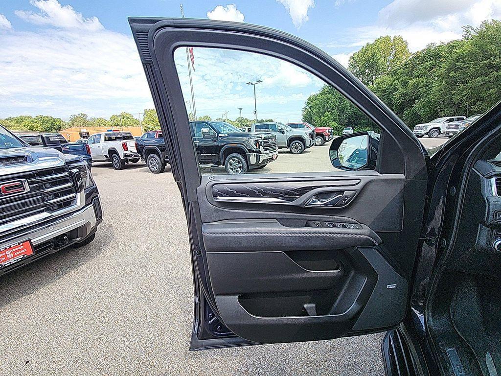 used 2023 GMC Yukon car, priced at $59,949
