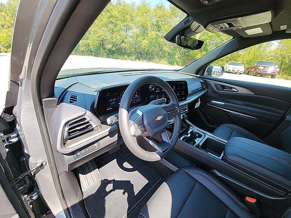 new 2026 Chevrolet Traverse car, priced at $46,029