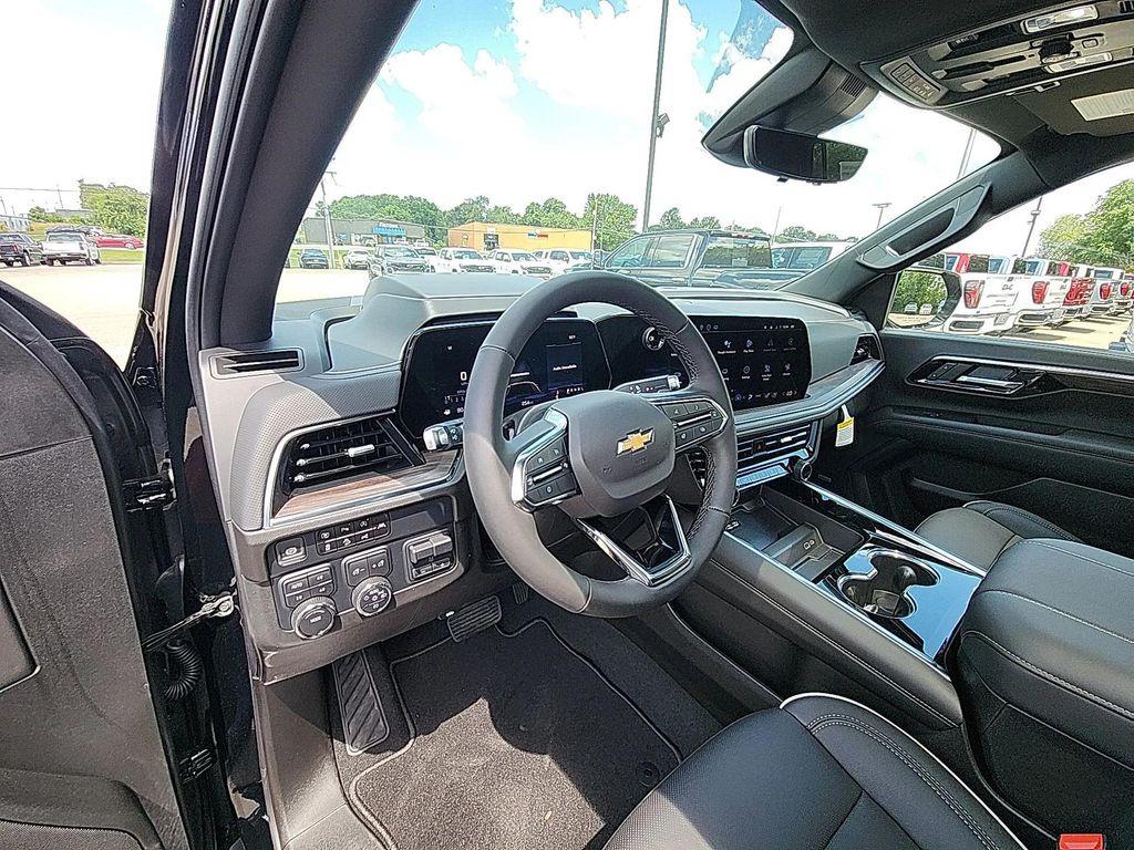 new 2025 Chevrolet Suburban car, priced at $84,681