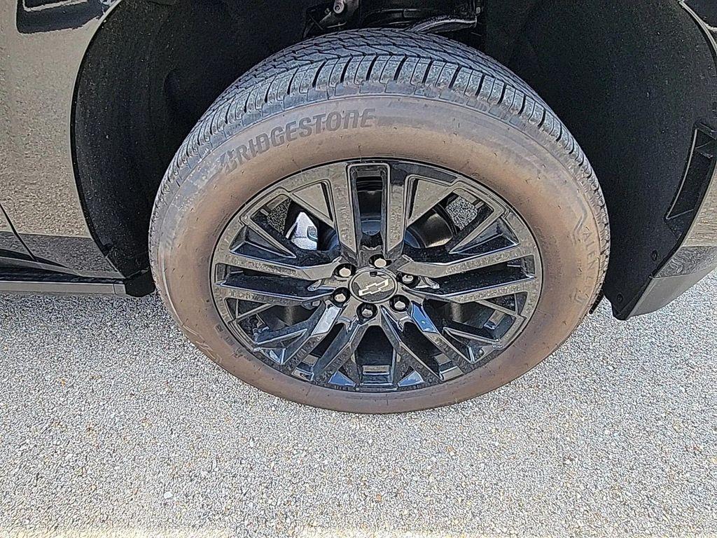 new 2025 Chevrolet Suburban car, priced at $84,681