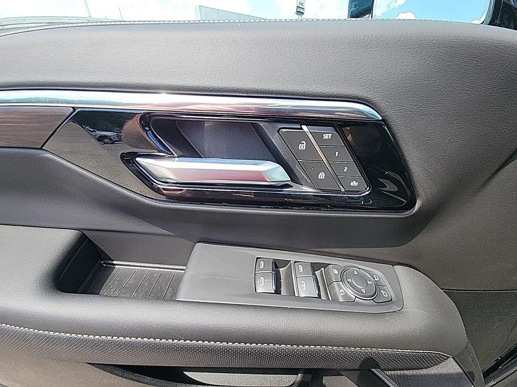 new 2025 Chevrolet Suburban car, priced at $84,681