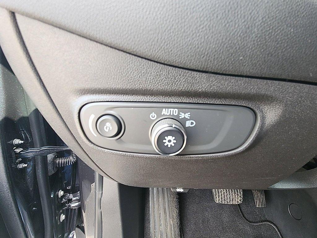 used 2022 Chevrolet Equinox car, priced at $19,201