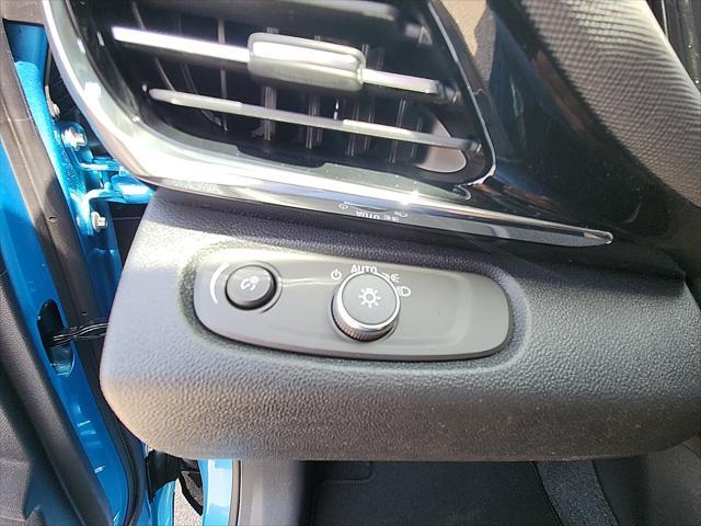 new 2025 Buick Envista car, priced at $28,055
