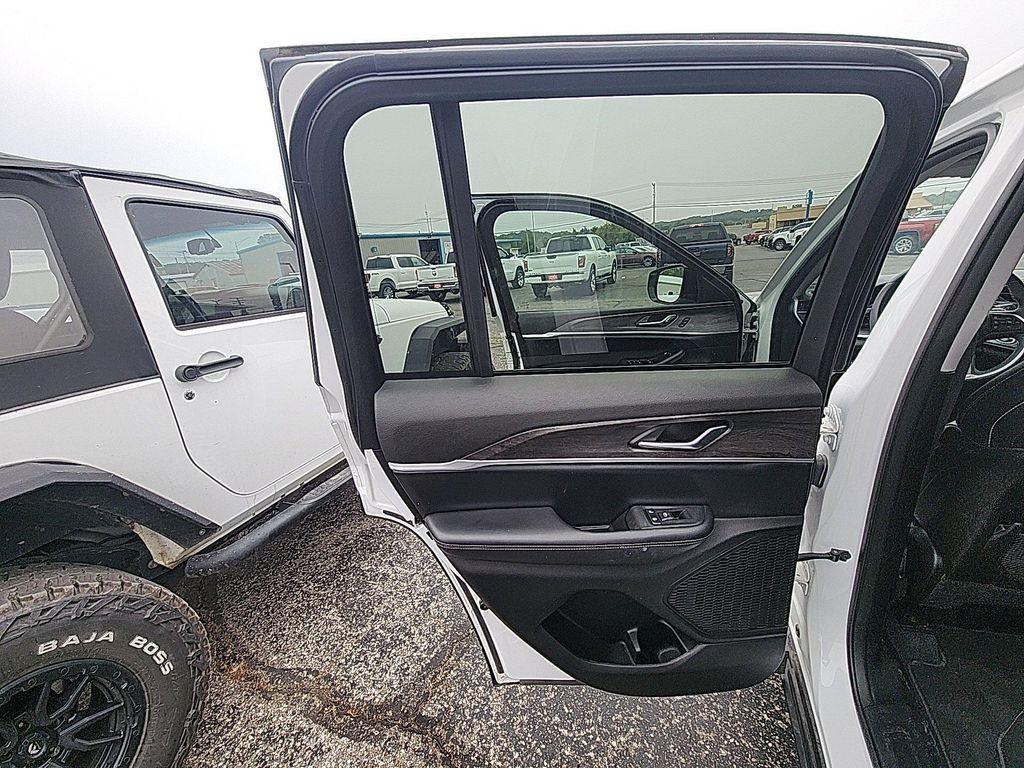 used 2023 Jeep Grand Cherokee car, priced at $28,932
