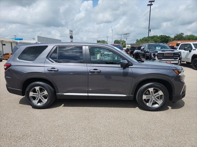 used 2025 Honda Pilot car, priced at $38,761