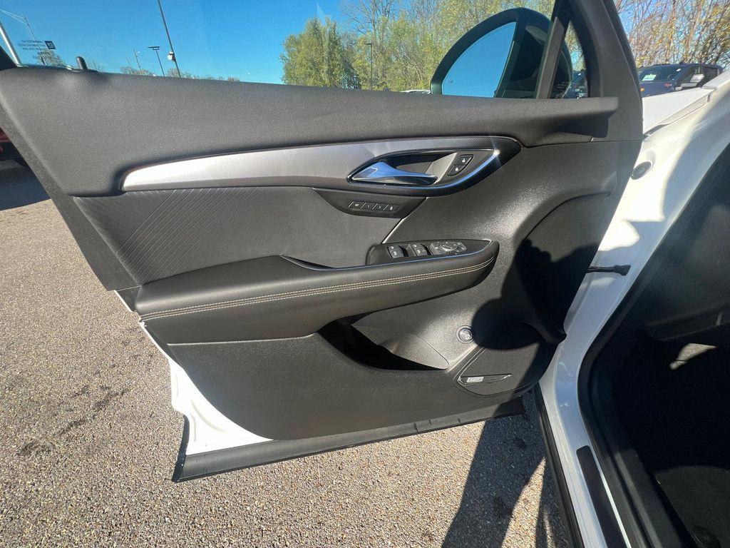new 2025 Buick Envision car, priced at $37,745