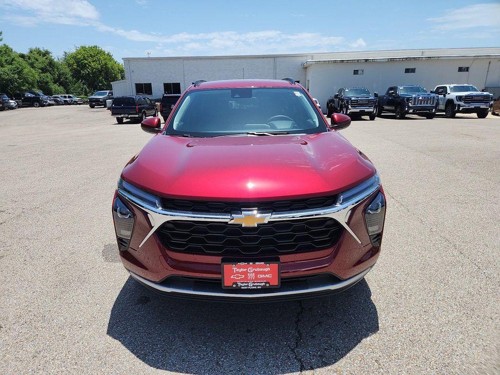 new 2025 Chevrolet Trax car, priced at $24,525