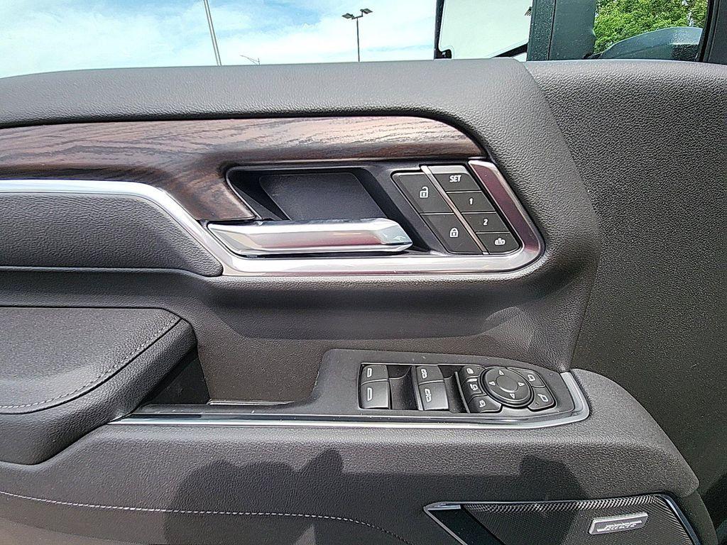 new 2025 GMC Sierra 2500 car, priced at $75,859