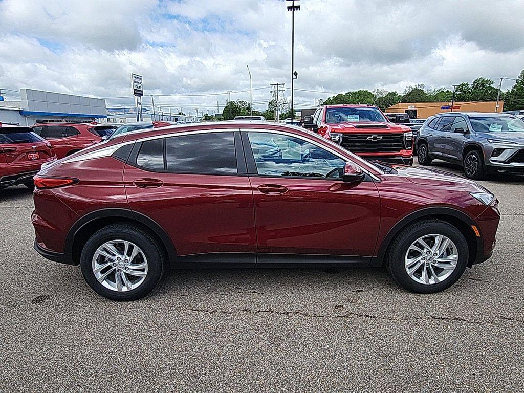 new 2025 Buick Envista car, priced at $23,775