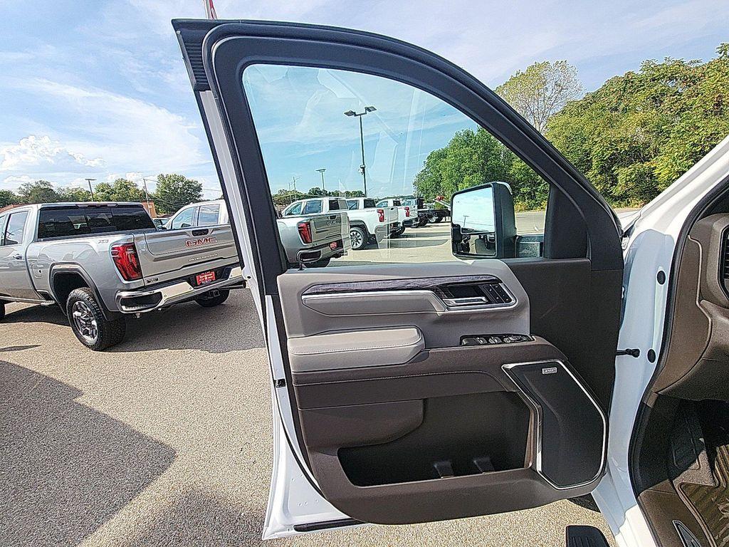 new 2025 Chevrolet Silverado 3500 car, priced at $80,317