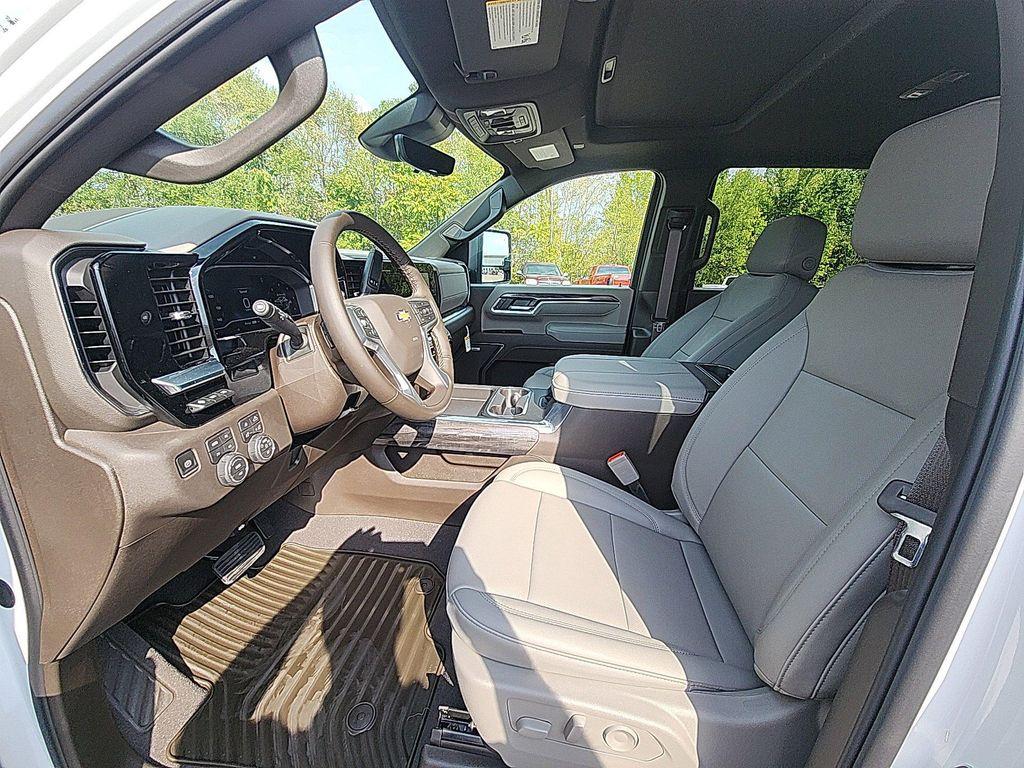 new 2025 Chevrolet Silverado 3500 car, priced at $80,317