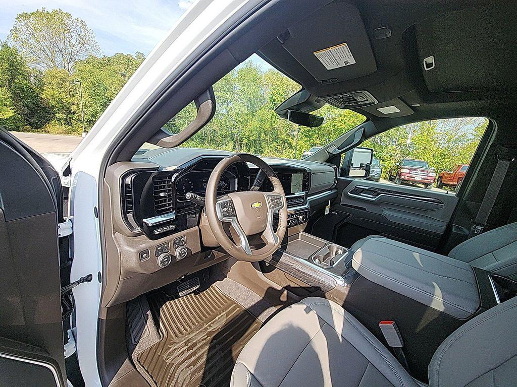new 2025 Chevrolet Silverado 3500 car, priced at $80,317