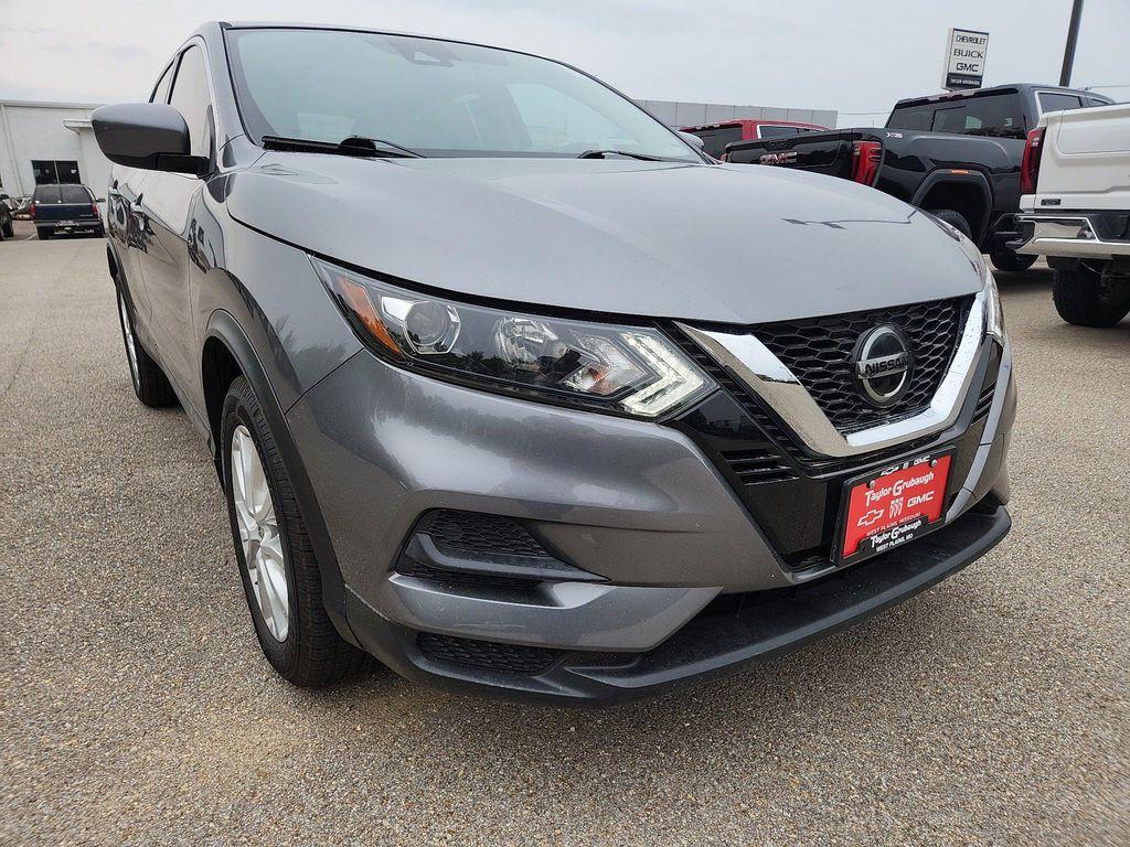 used 2021 Nissan Rogue Sport car, priced at $17,976