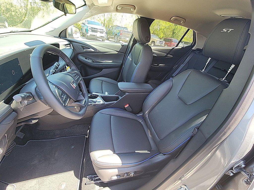 new 2025 Buick Encore GX car, priced at $26,325