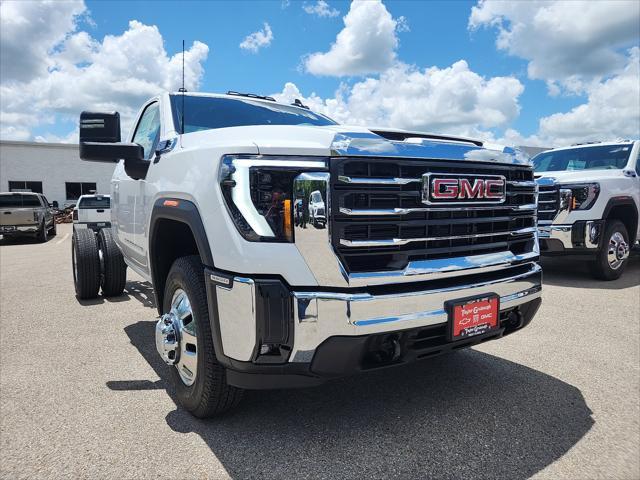 new 2025 GMC Sierra 3500 car, priced at $53,495