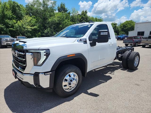 new 2025 GMC Sierra 3500 car, priced at $53,495