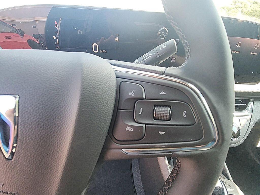 new 2025 Buick Envista car, priced at $23,775