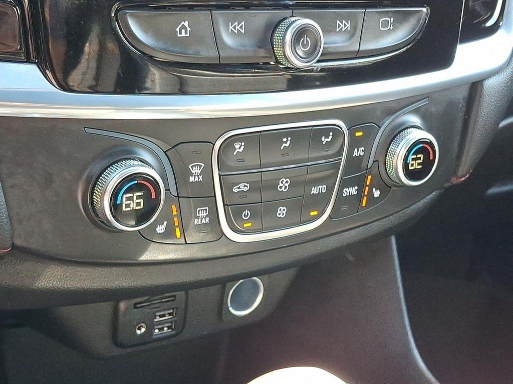used 2023 Chevrolet Traverse car, priced at $37,303
