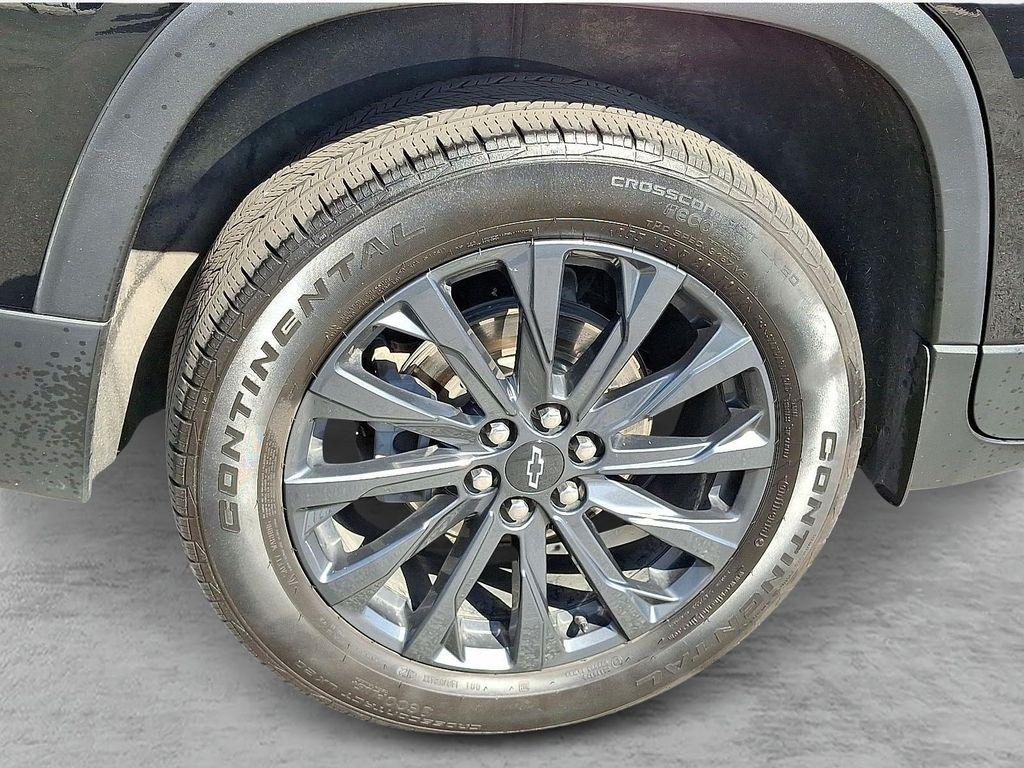 used 2023 Chevrolet Traverse car, priced at $37,303