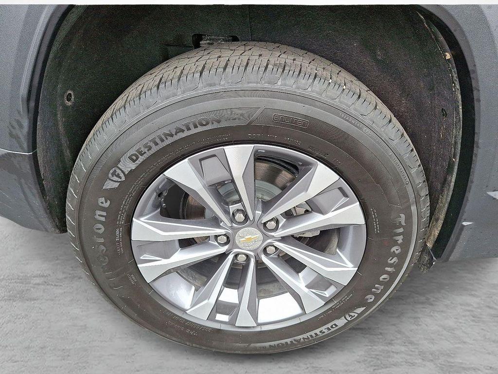 used 2025 Chevrolet Equinox car, priced at $26,987