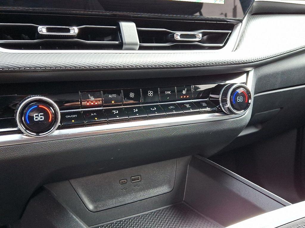 used 2025 Chevrolet Equinox car, priced at $26,987