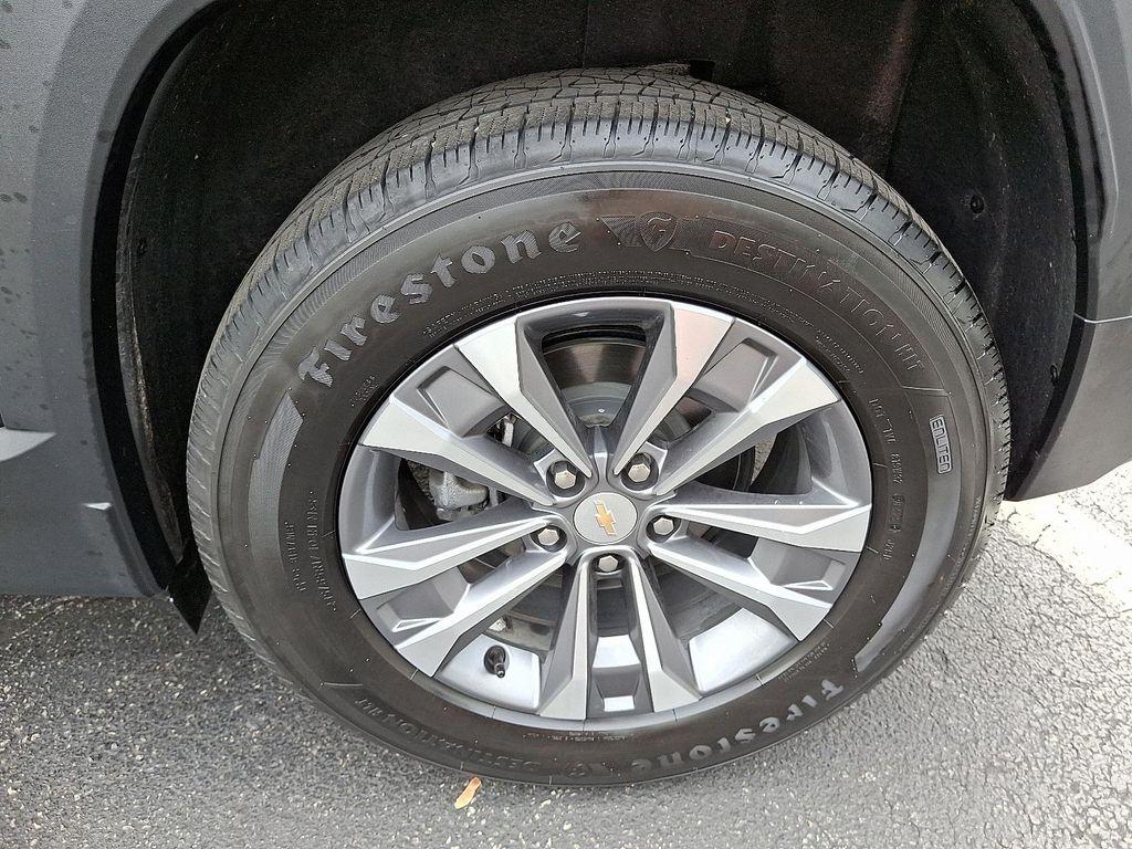 used 2025 Chevrolet Equinox car, priced at $26,987