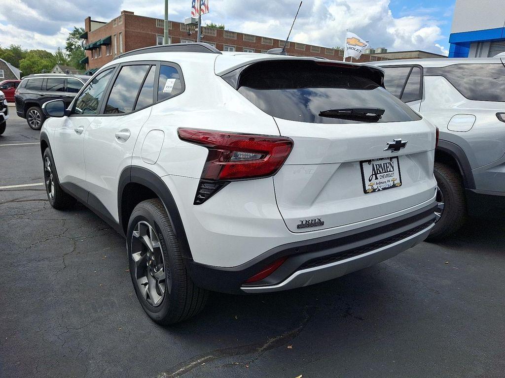 new 2025 Chevrolet Trax car, priced at $25,735