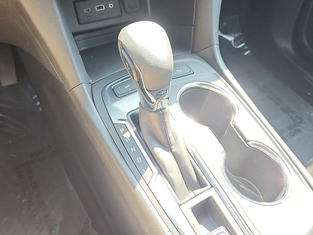 used 2024 Chevrolet Equinox car, priced at $23,558