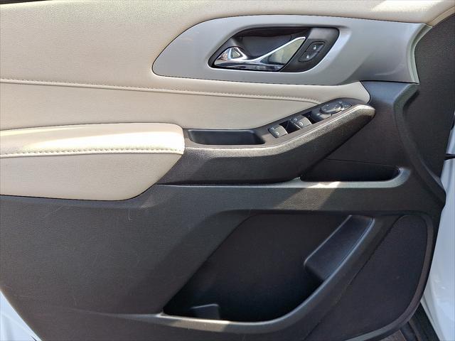 used 2022 Chevrolet Traverse car, priced at $23,352