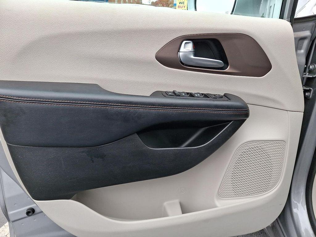 used 2017 Chrysler Pacifica car, priced at $11,587