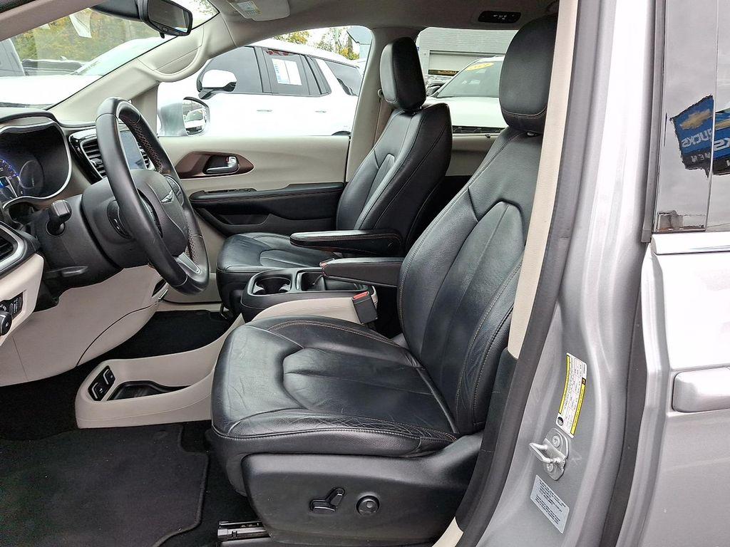 used 2017 Chrysler Pacifica car, priced at $11,587