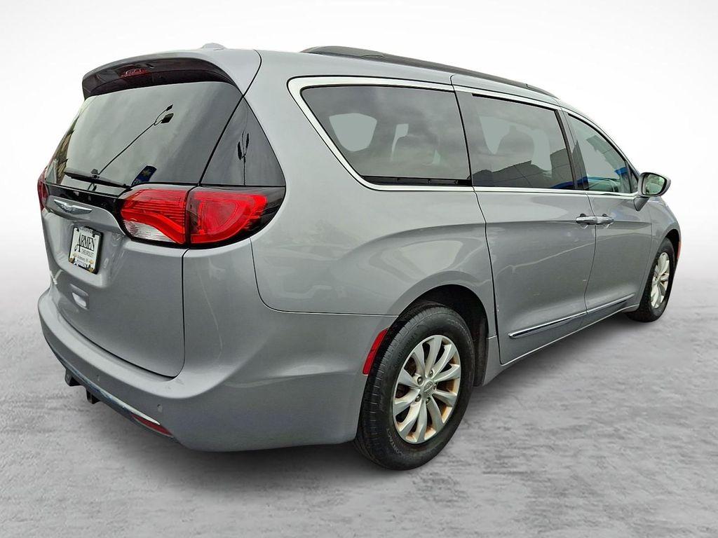 used 2017 Chrysler Pacifica car, priced at $11,587