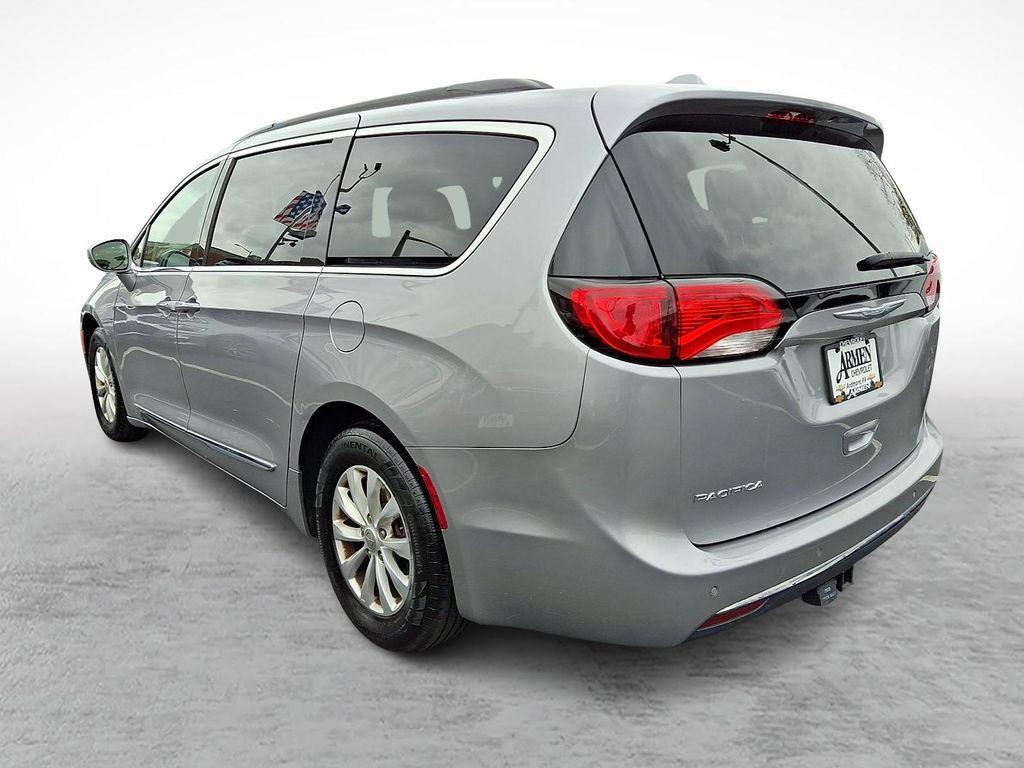 used 2017 Chrysler Pacifica car, priced at $11,587