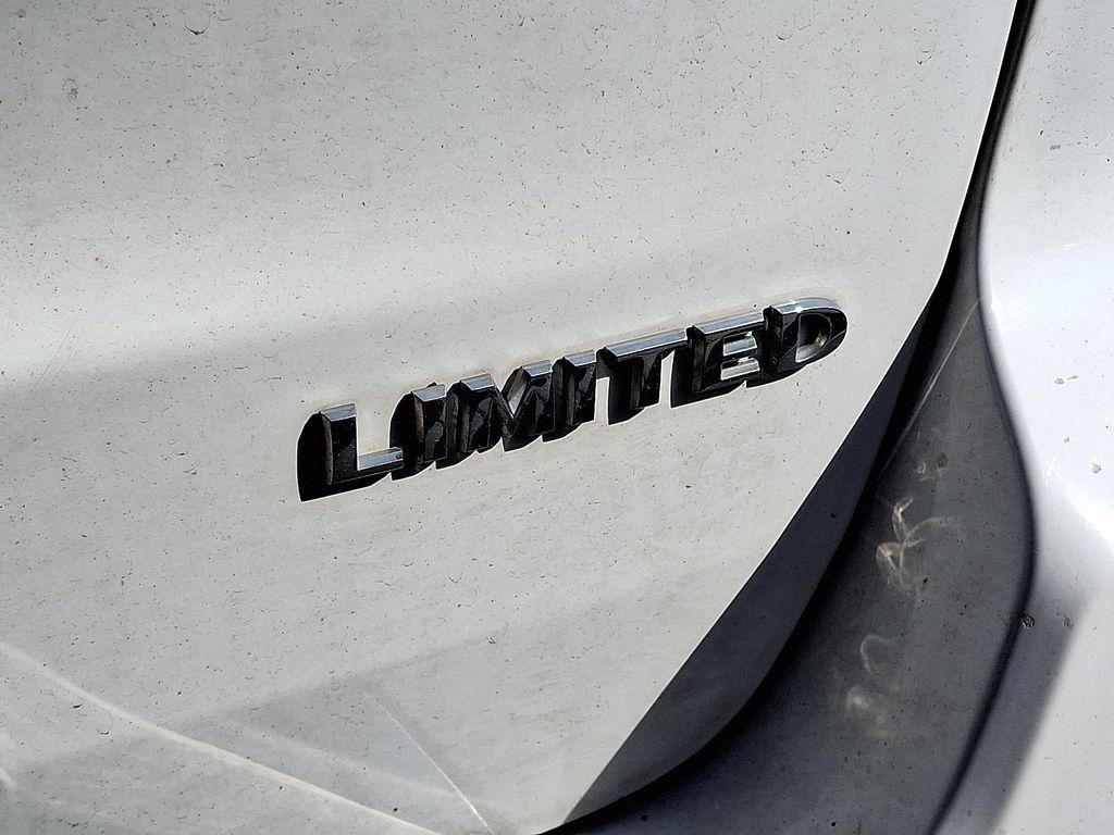 used 2014 Jeep Grand Cherokee car, priced at $10,634
